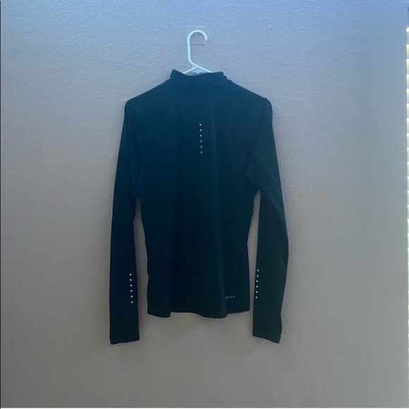 Nike reflective Dri-fit running shirt - Picture 2 of 3